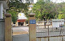 Cô giáo ném thước vào mắt học sinh